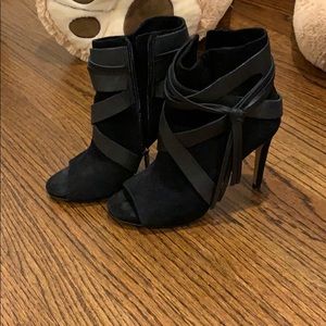 Vince Camuto Flista Peep Toe Bootie 7